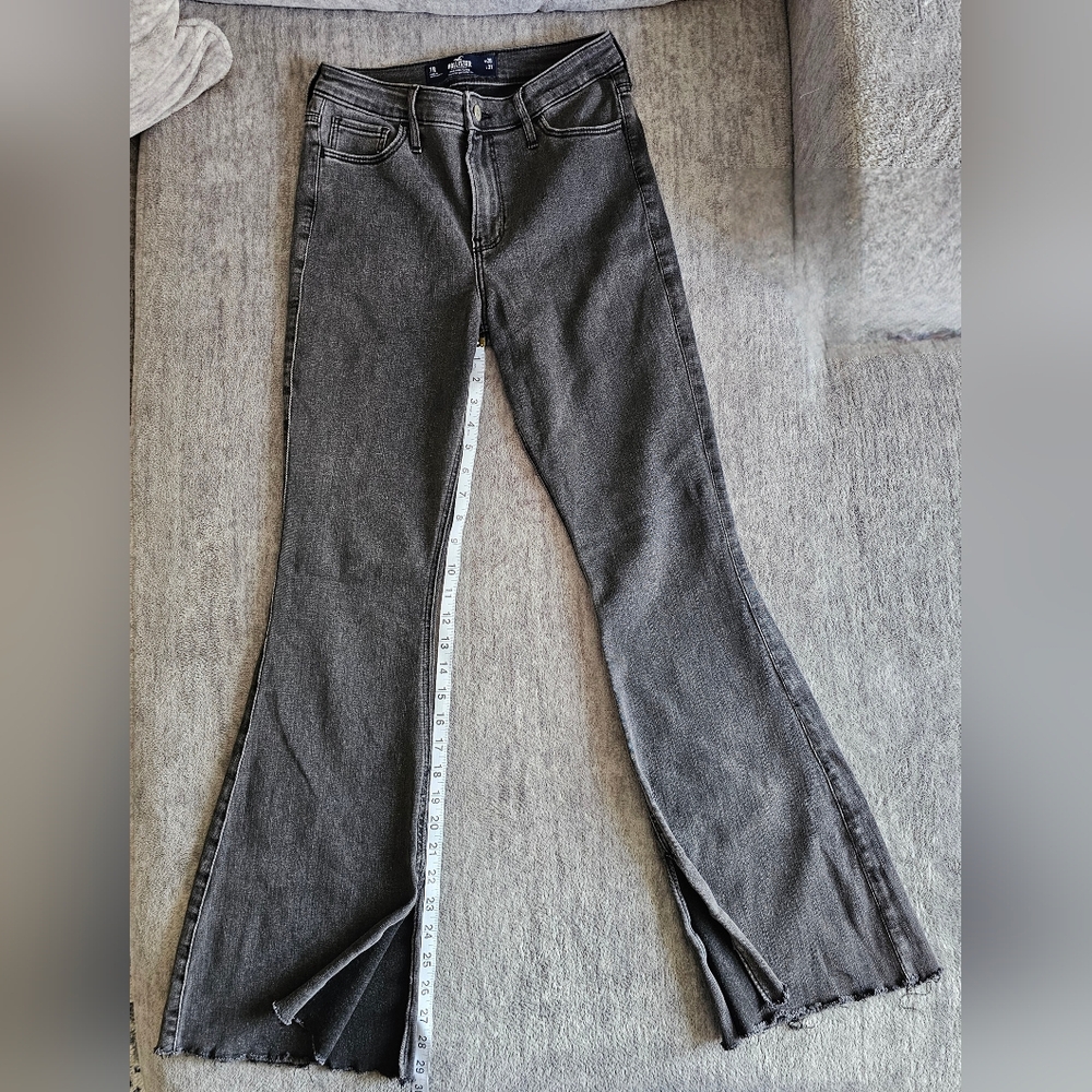 Hollister High Rise Flare Soft Stretch  Wide Leg Jeans Size 7